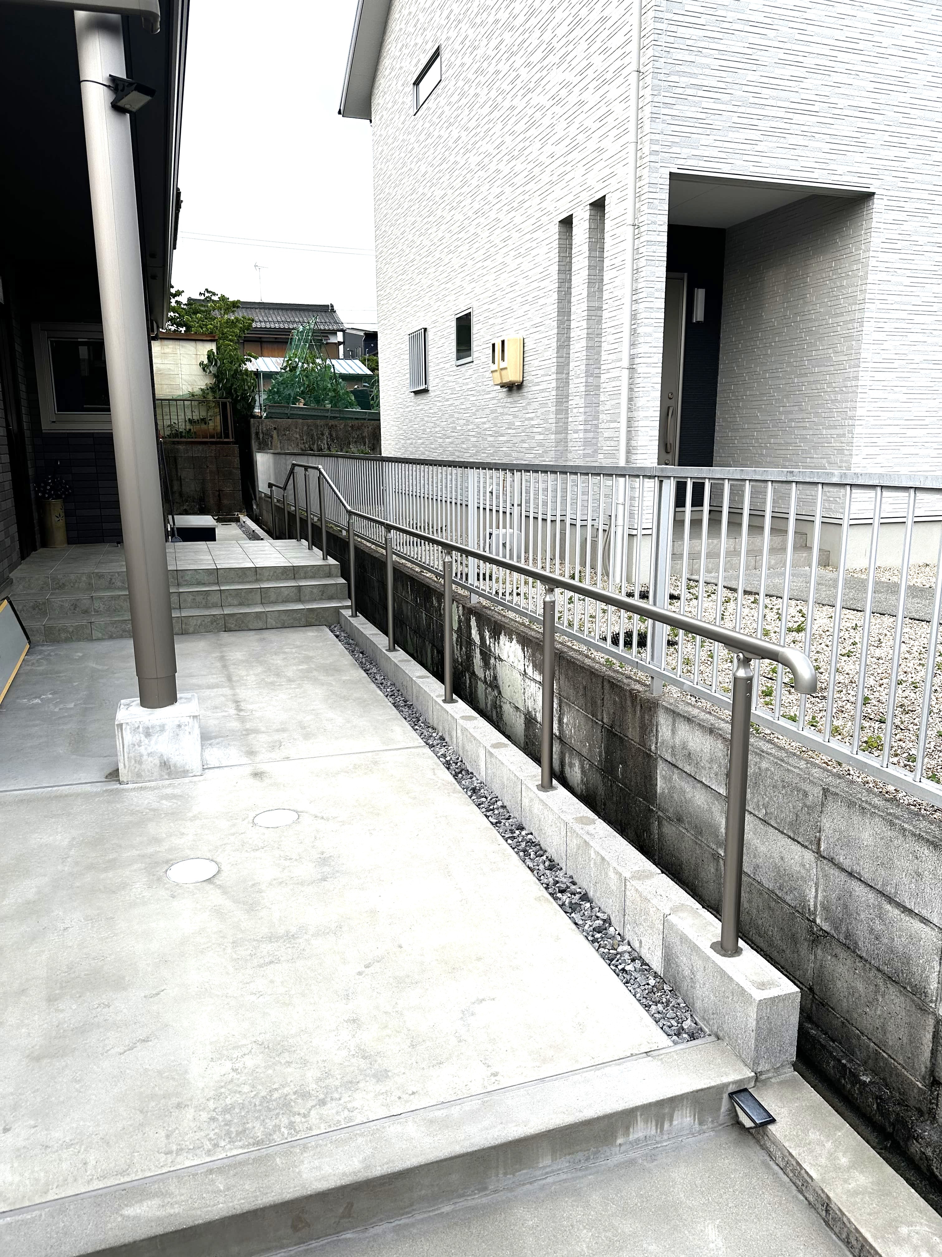【三重県員弁郡】LIXILグリップライン手すり｜歩行補助手すりの施工事例 アイキャッチ画像