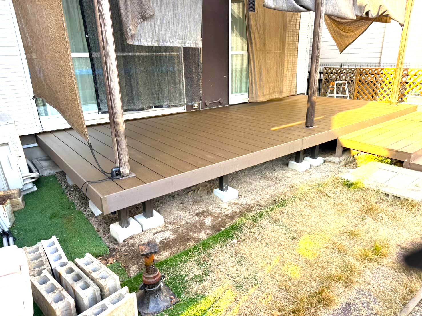 崩れそうだったウッドデッキが、安心して使えるデッキに アイキャッチ画像